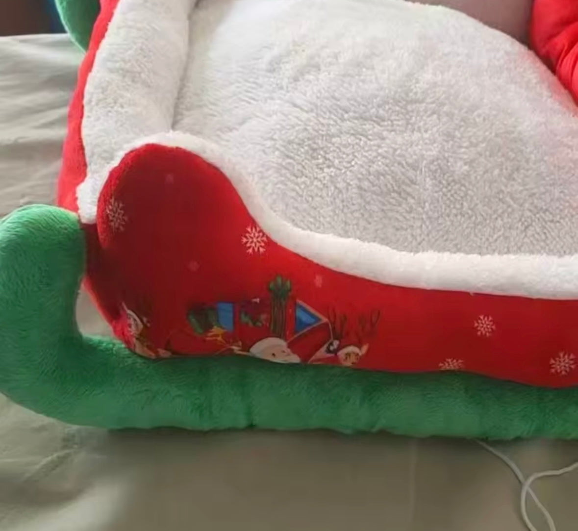 SantaSleigh Pet Bed