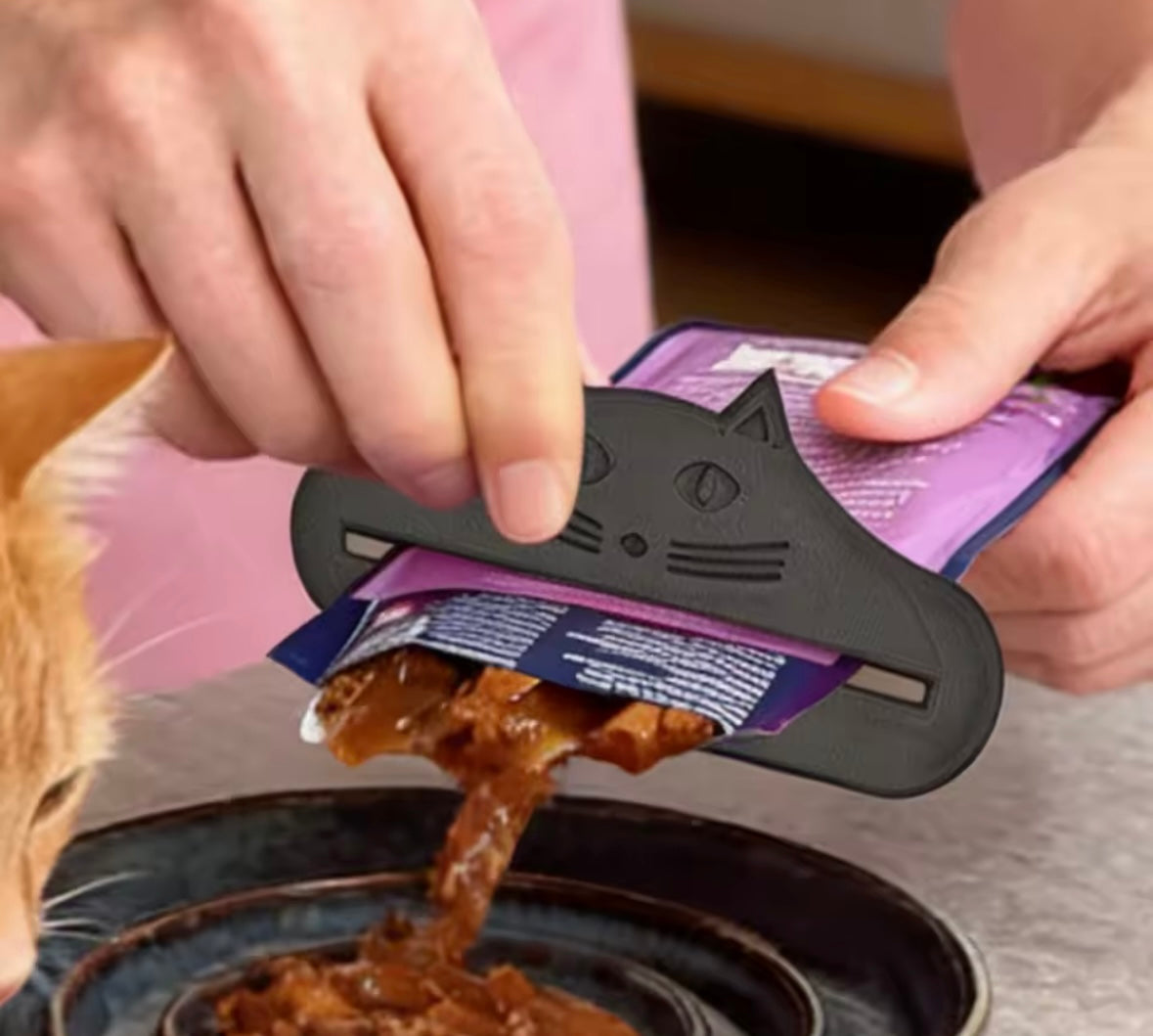 SnackPaw Treat Dispenser